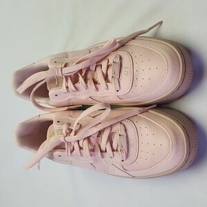 Nike Air Force 1 in Pink